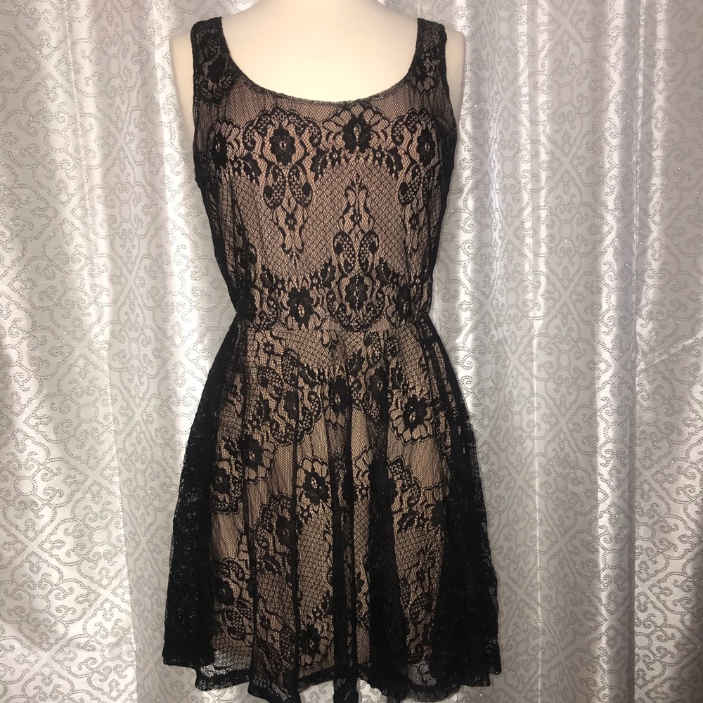 Mimi Chica black lace mini dress